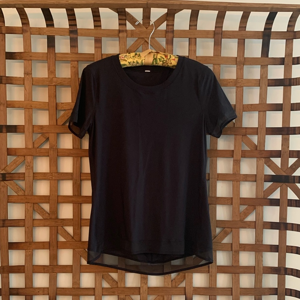 Lululemon black short sleeve top with keyhole back